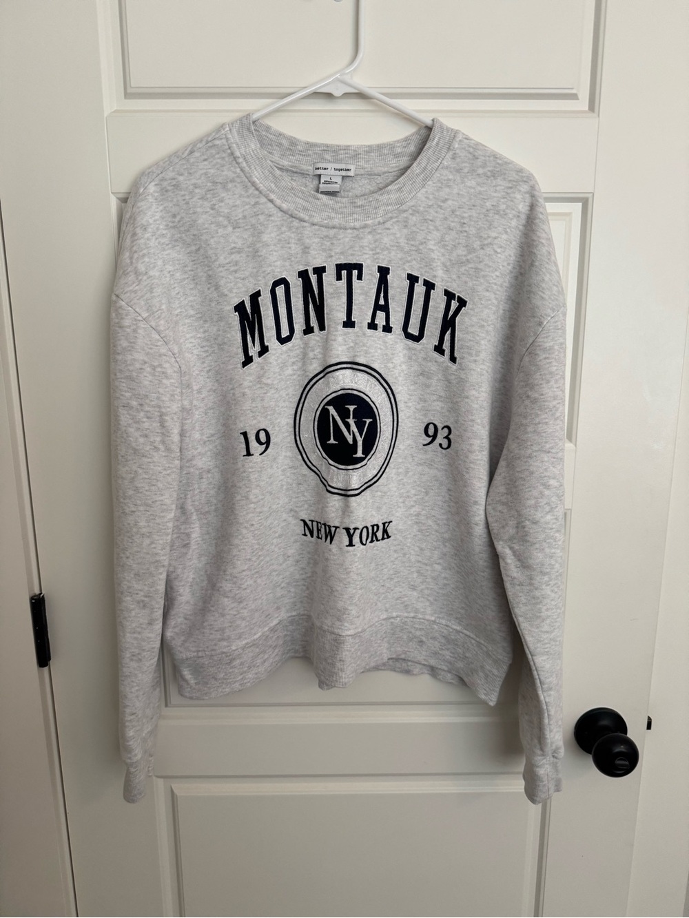Montauk New York Light Gray Graphic Crewneck Sweatshirt